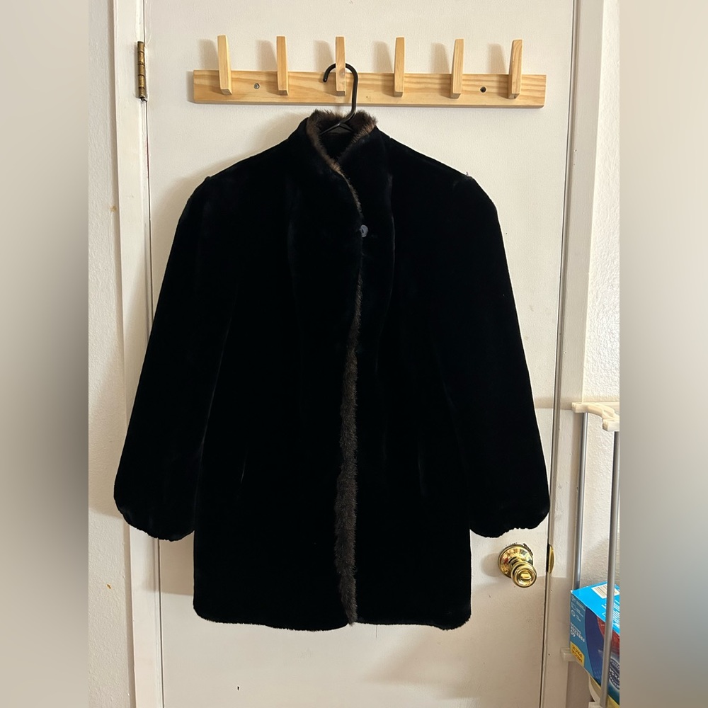 STYLE VI LTD Vintage Black  Faux Fur Coat With Brown Contrast Collar Women’s M/L
